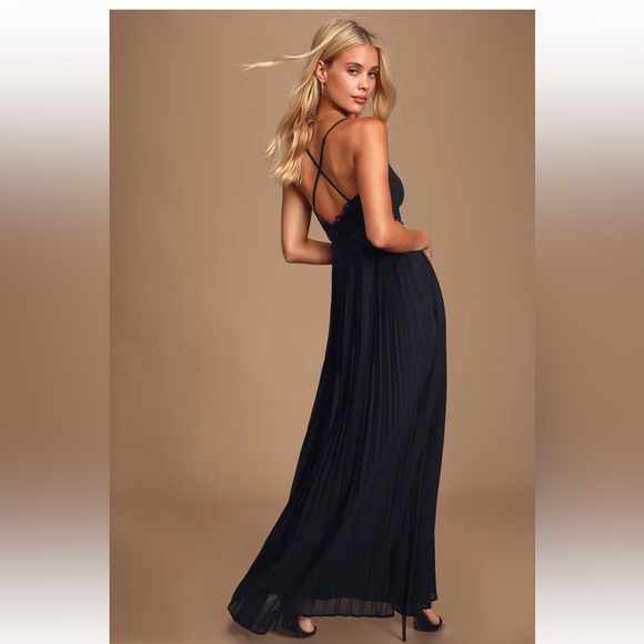 Lulus - Romantic Intentions Black Lace Pleated Backless Maxi Dress - Picture 3 of 13